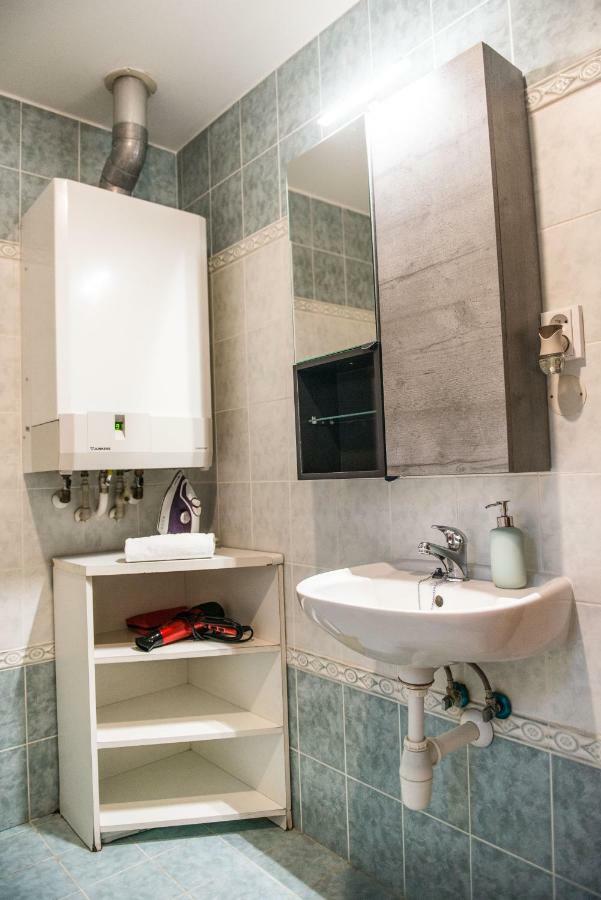 Spacious And Quiet Attic Flat In Centre Прага Экстерьер фото